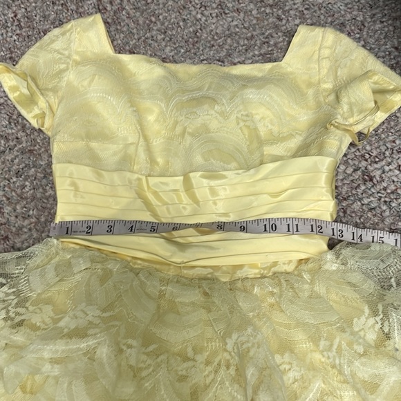 Vintage 50s triple ruffle tiered crinoline lace dress with matching mesh gloves - Picture 7 of 11